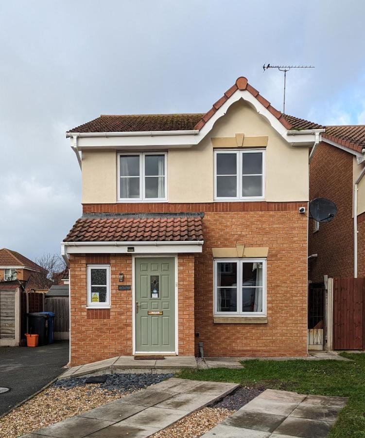 3 Bedroom Detached By The Sea 프레스타틴 외부 사진